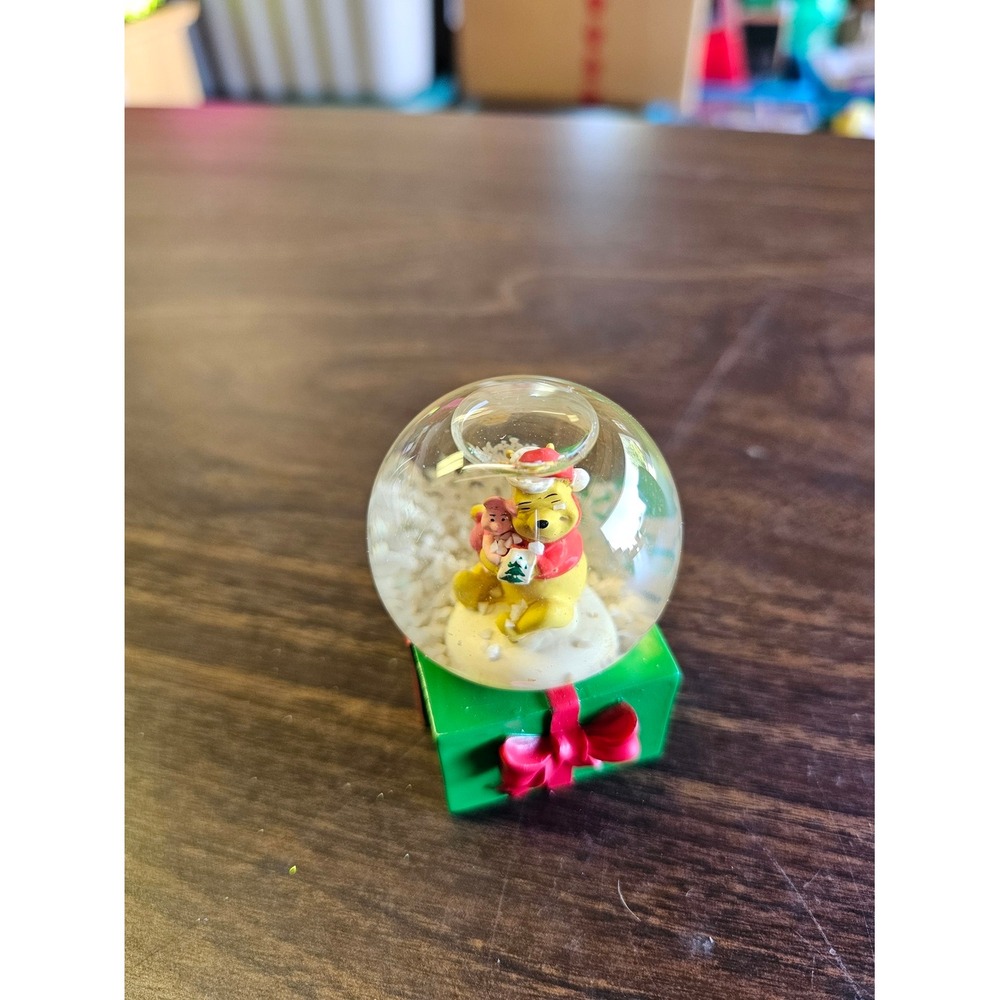 Holiday Snow Globe Toy - Yellow & Green With Winnie The Pooh 💛💛